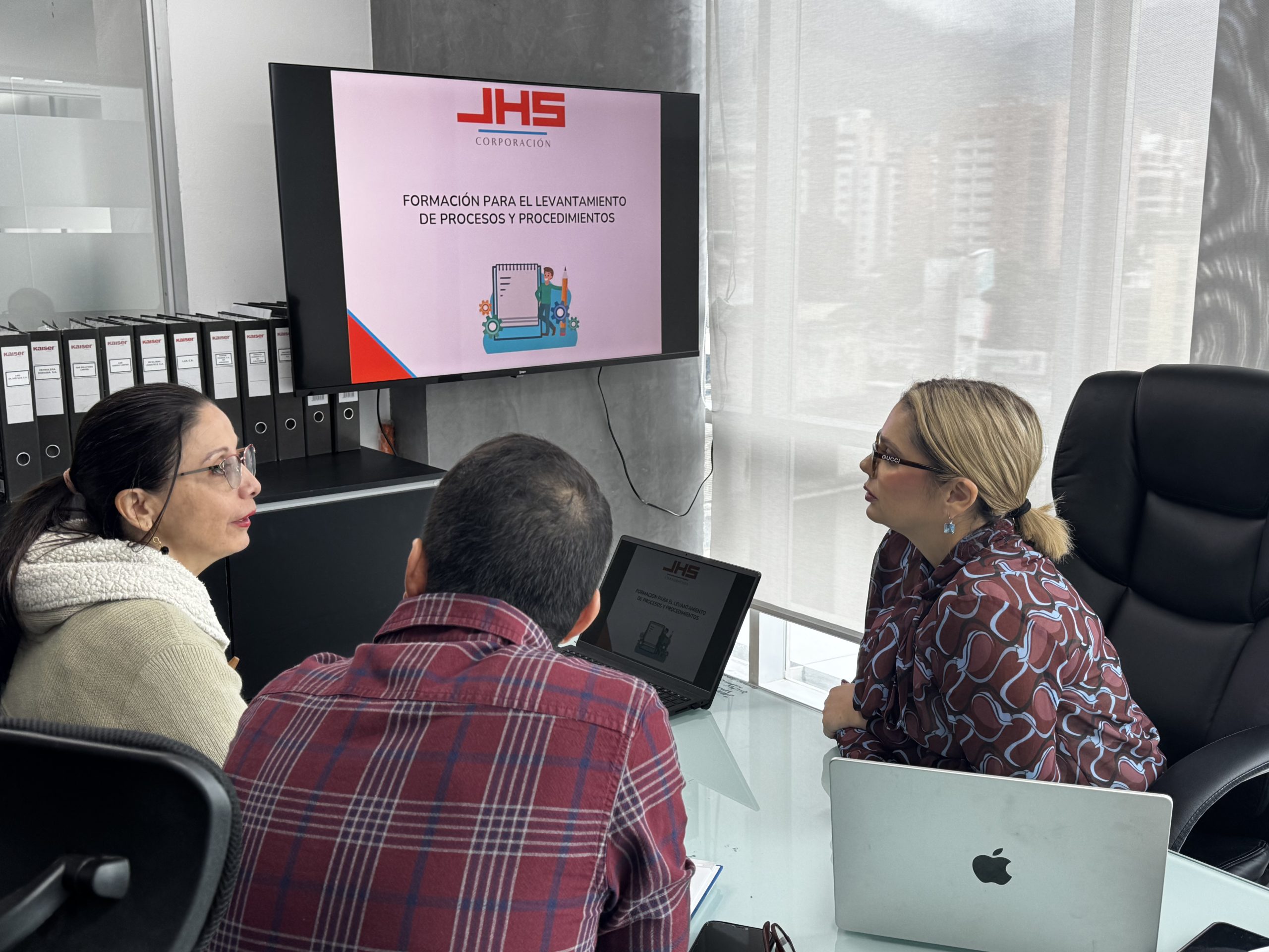 Corporación JHS impulsa el crecimiento con programa de formación en procesos y procedimientos