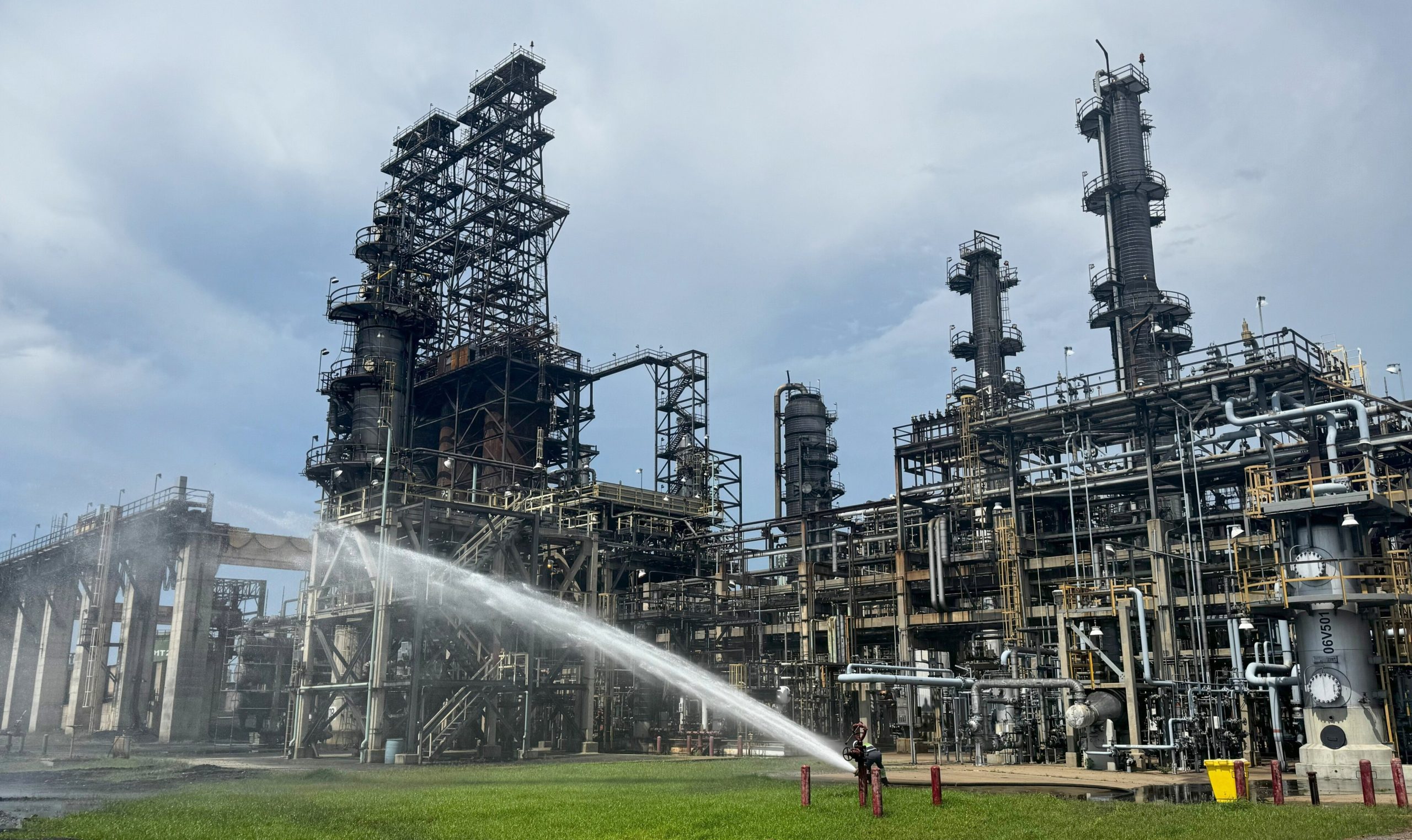 Se fortalece la seguridad industrial con pruebas semanales al sistema contra incendios