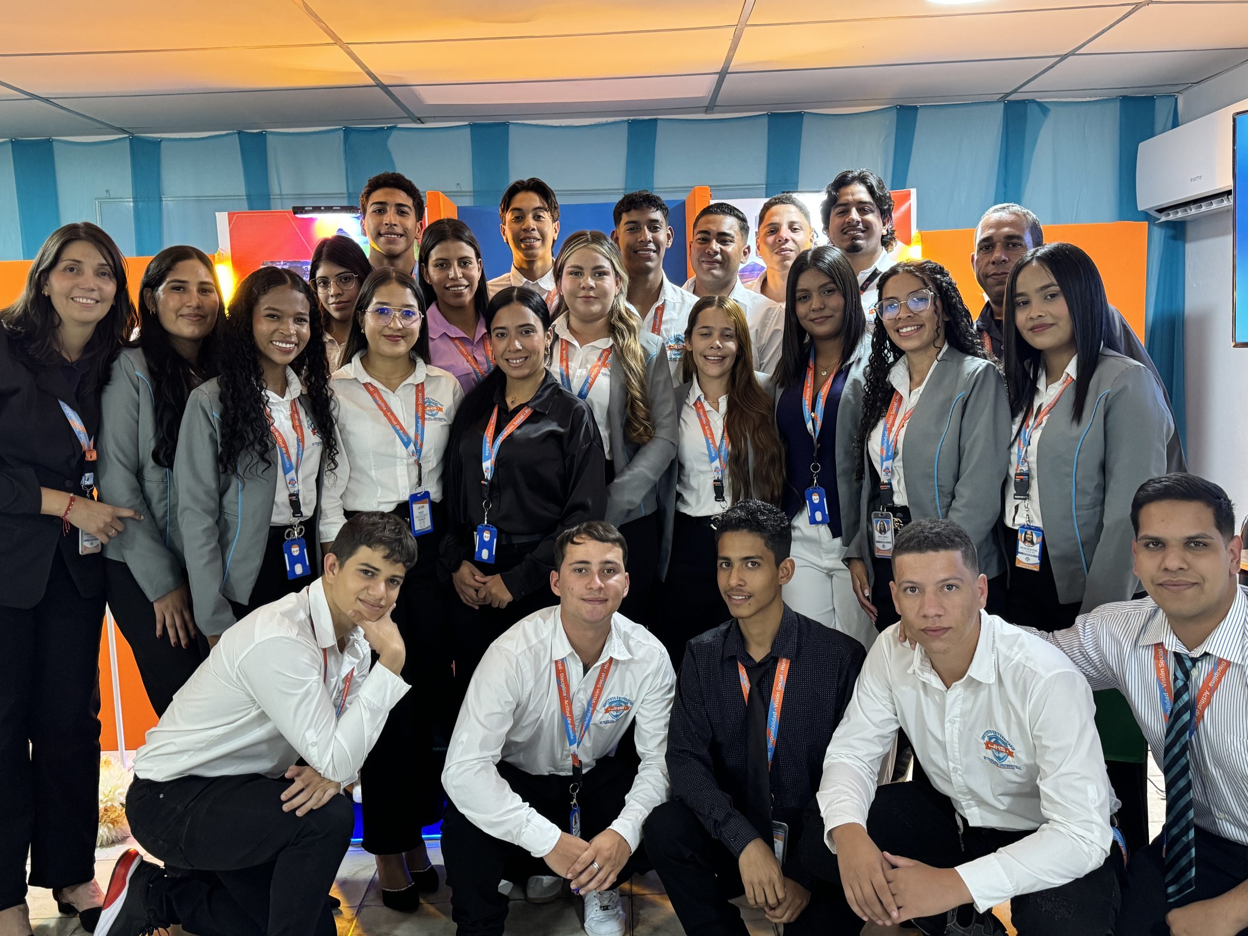 La VII Expo Feria JHS del Instituto Universitario JHS estuvo marcada por la innovación y el compromiso